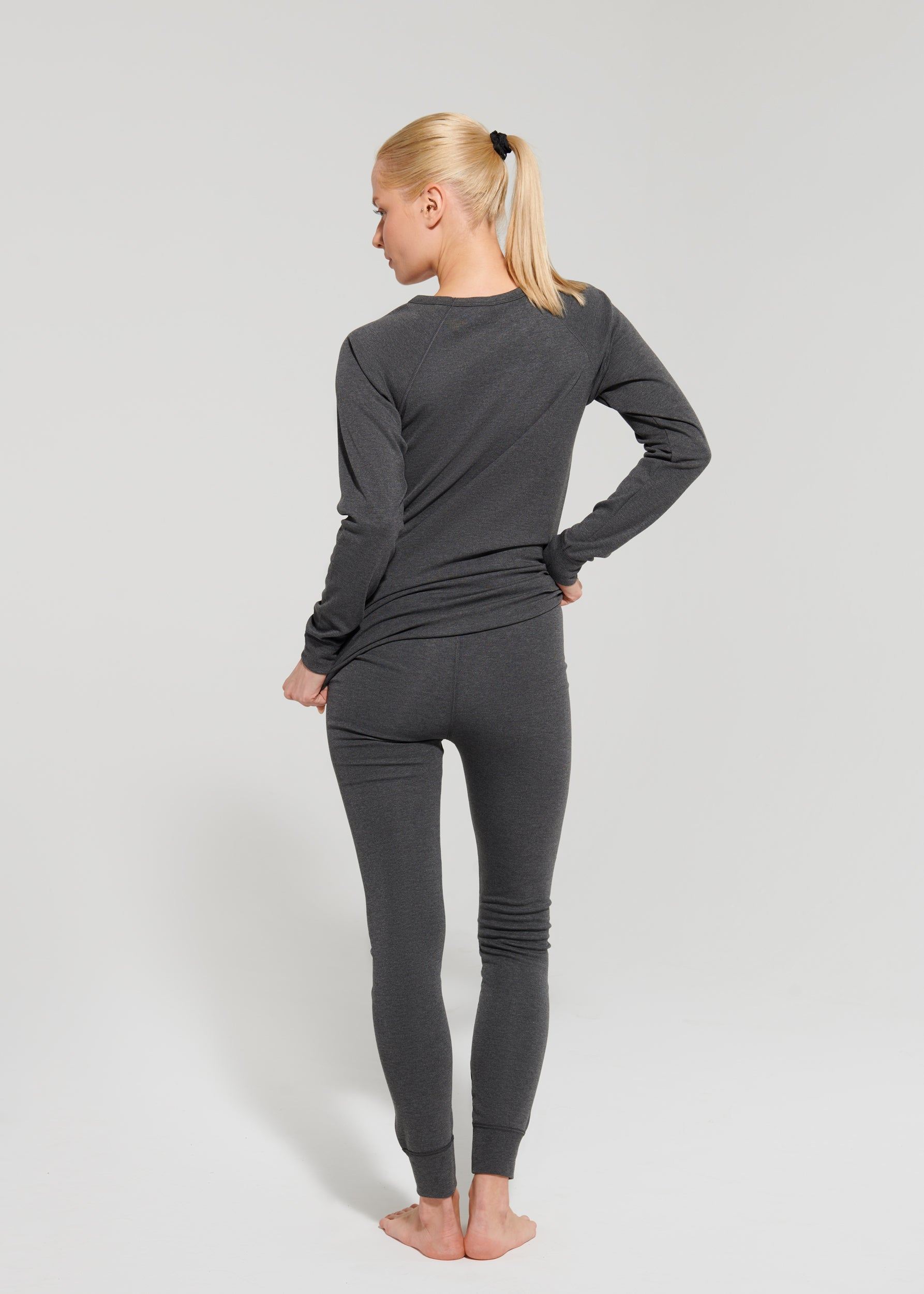 Namaldi Women's Thermal Set in Grey.