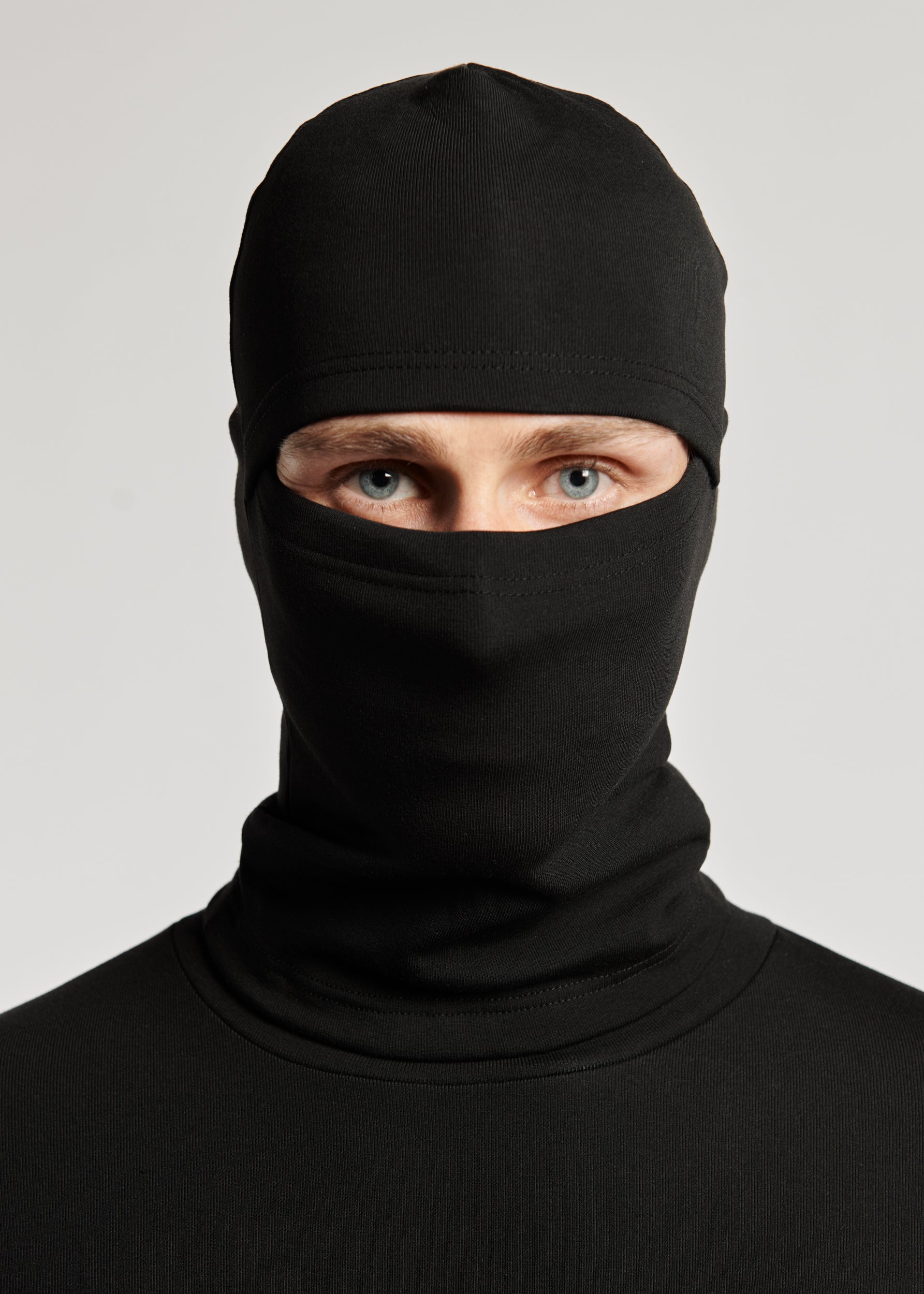 Namaldi Men's Thermal Mask in Black.